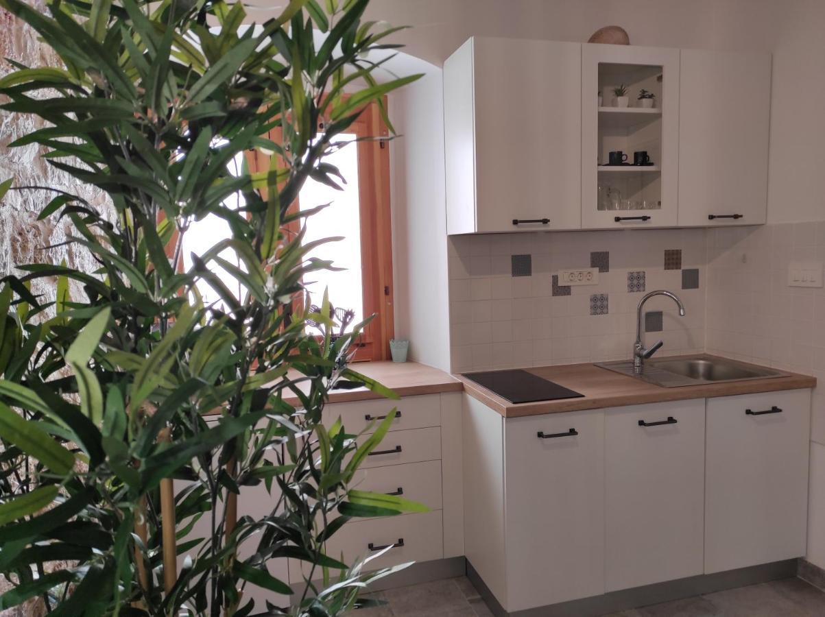 Apartments Bepi Komiza Exterior photo